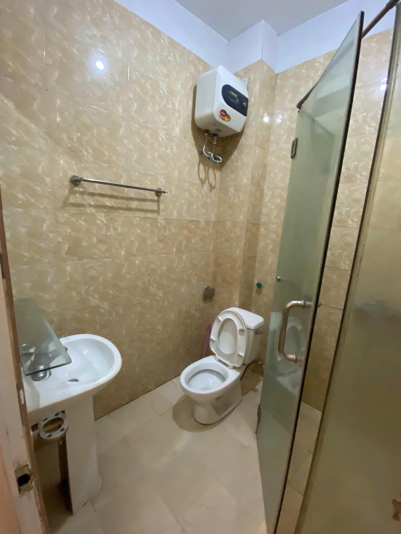 Cho thuê nhà Phố Yên Hoà, 5 tầng x 30m2, 3 ngủ, 14 Triệu - Ảnh 3